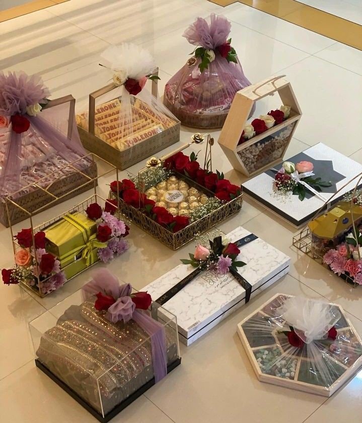 Shaadi Items & Favours · Gift Hampers